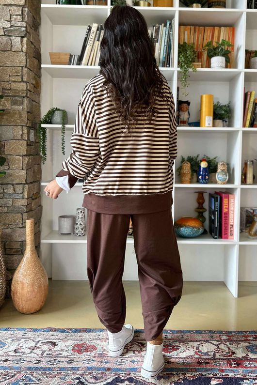 The Sunday Morning Stripe V Slouch Sweatshirt Chocolate Sand